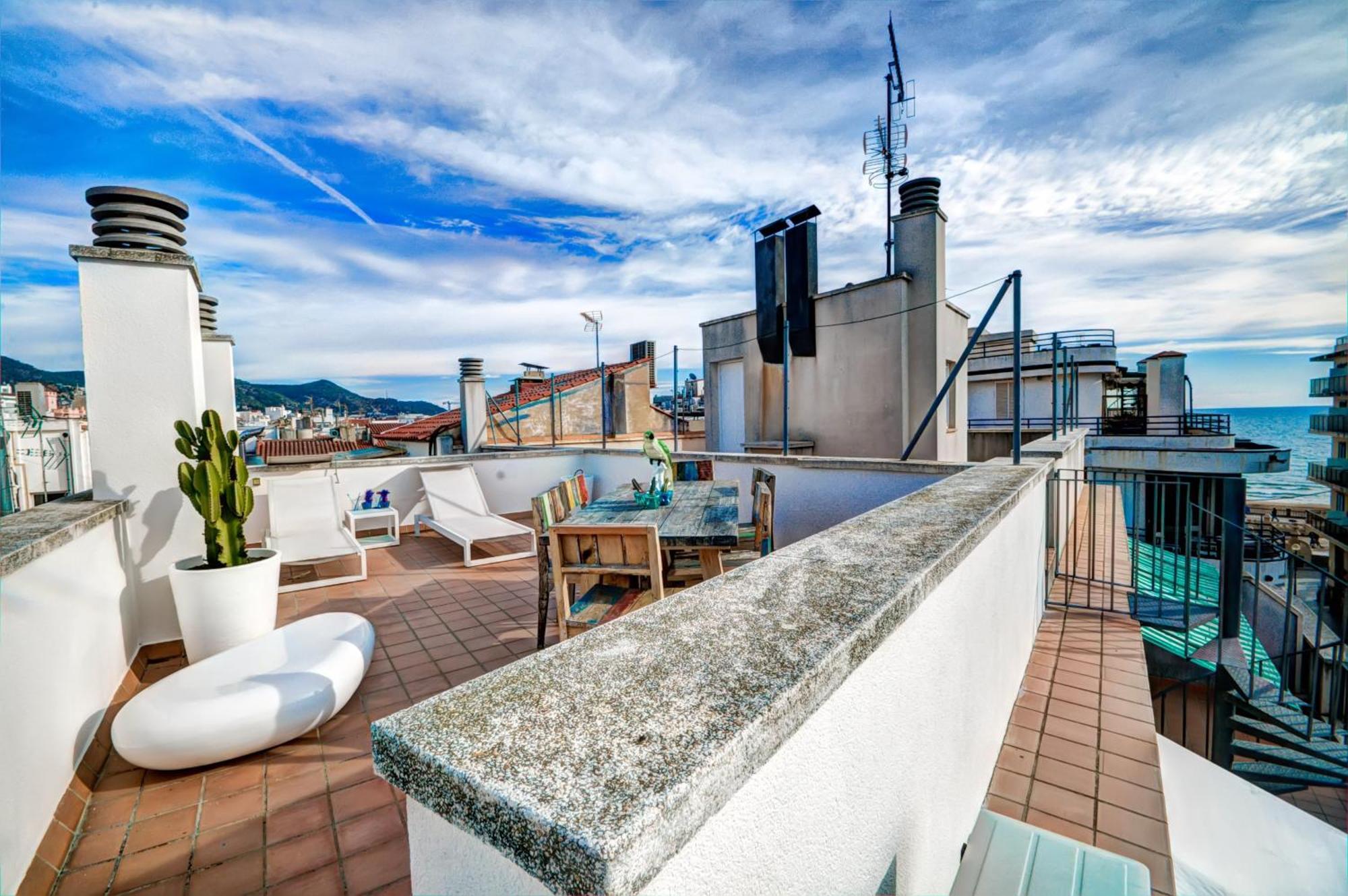Beachstyle Penthouse By Hello Homes Сіджас Екстер'єр фото